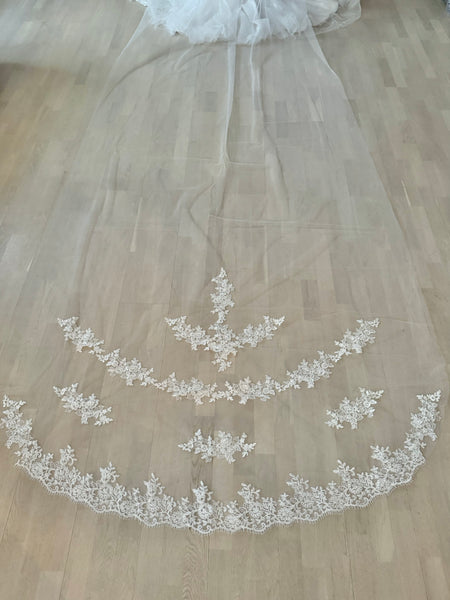Brudslöja 500 cm spets ivory/benvit