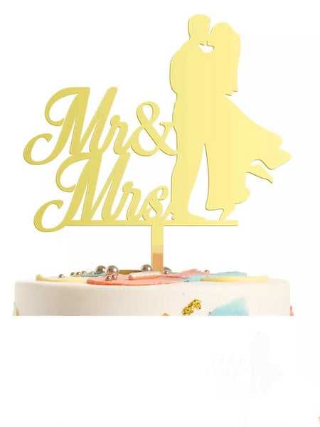 Cake topper/tårtdekoration brudpar Mr & Mrs guld till bröllopstårta