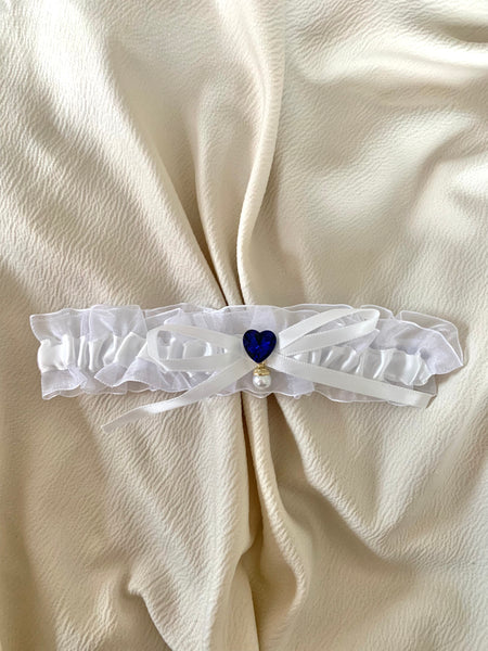 Strumpeband vit organza med blått hjärta & pärla, onesize