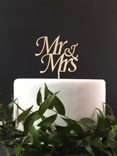 Cake topper/tårtdekoration Mr & Mrs trä