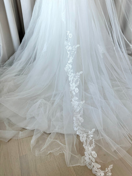 Brudslöja 300 cm med spets, ljus ivory/benvit