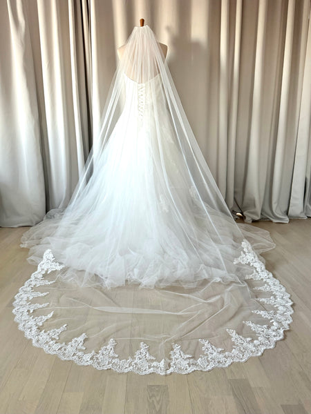Brudslöja 250 cm med spets, benvit (ivory 2,5 m)