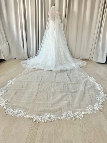 Brudslöja 350 cm med spets, benvit (ivory 3,5 m)