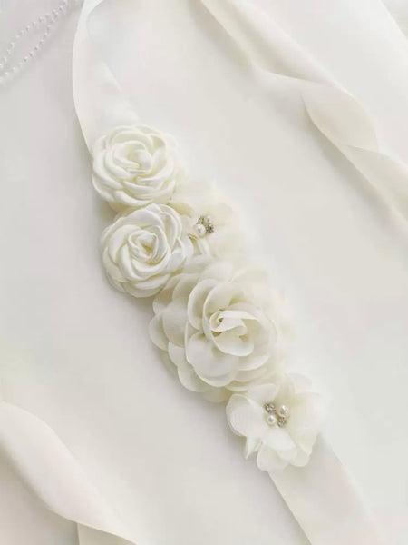Midjeband med blommor i beige satin