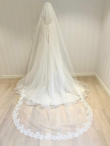 Brudslöja 250 cm med spets, benvit (ivory 2,5 m)
