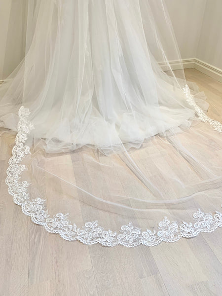 Brudslöja 250 cm med spets, benvit (ivory 2,5 m)