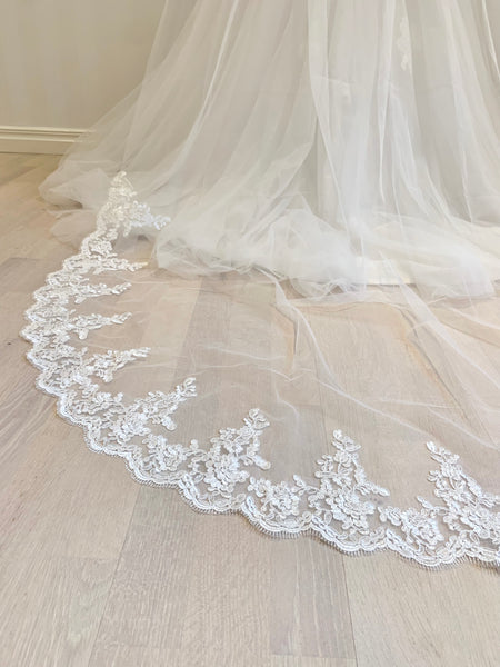 Brudslöja 250 cm med spets, benvit (ivory 2,5 m)
