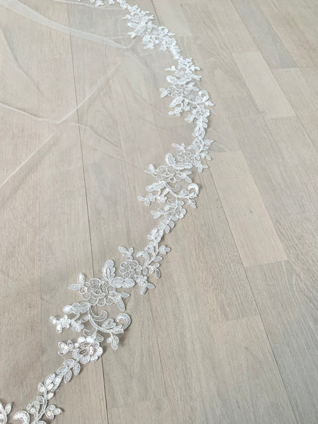 Brudslöja 250 cm med spets, off white (2,5 m)