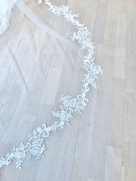 Brudslöja 250 cm med spets, benvit (ivory 2,5 m)