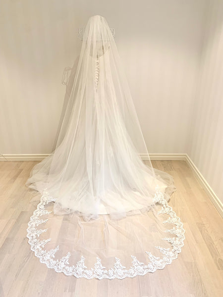 Brudslöja 250 cm med spets, benvit (ivory 2,5 m)