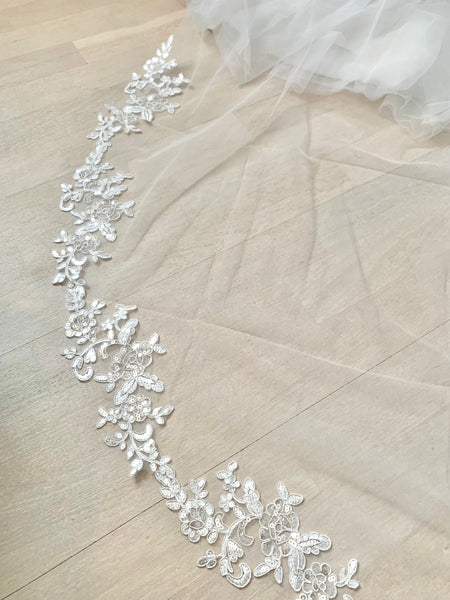 Brudslöja 250 cm med spets, benvit (ivory 2,5 m)