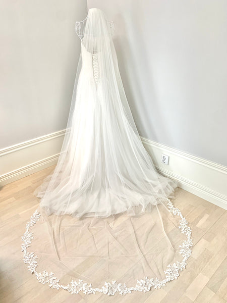Brudslöja 250 cm med spets, benvit (ivory 2,5 m)