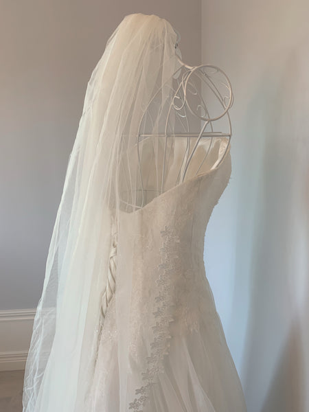 Brudslöja 100 cm i tyll med spetskant, ivory/benvit