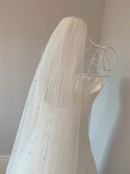 Brudslöja med pärlor, 300 cm benvit