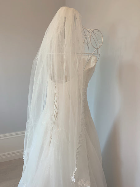Brudslöja 100 cm i tyll med spetskant, off white
