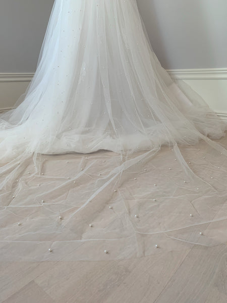 Brudslöja med pärlor, 250 cm off white