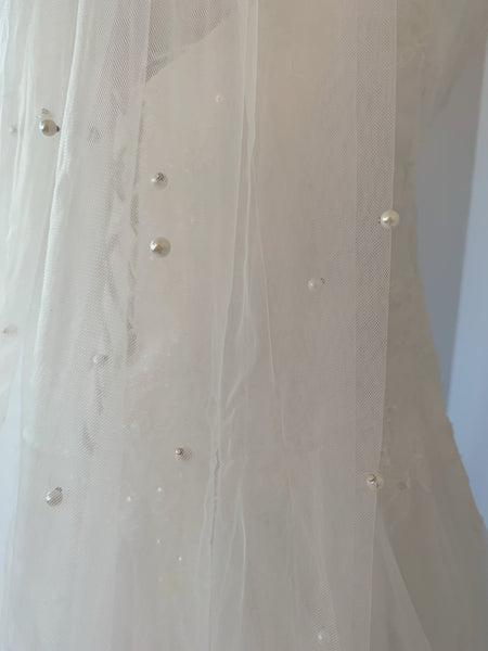 Brudslöja med pärlor, 250 cm off white