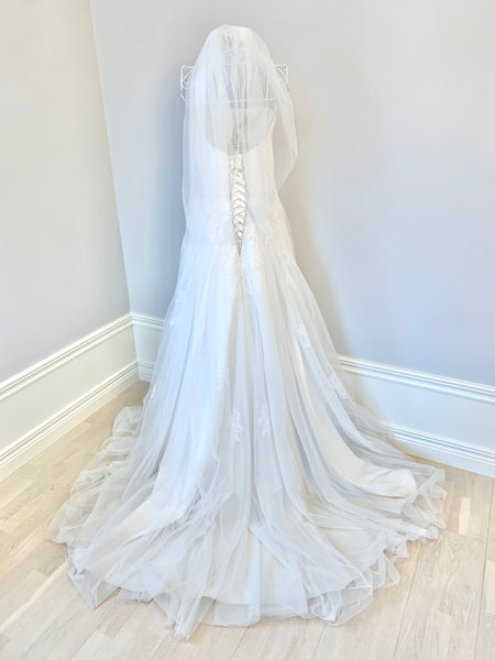 Brudslöja 75 cm i tyll klippt kant, ivory/benvit