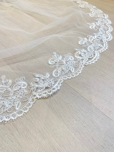 Brudslöja 250 cm med spets, benvit (ivory 2,5 m)
