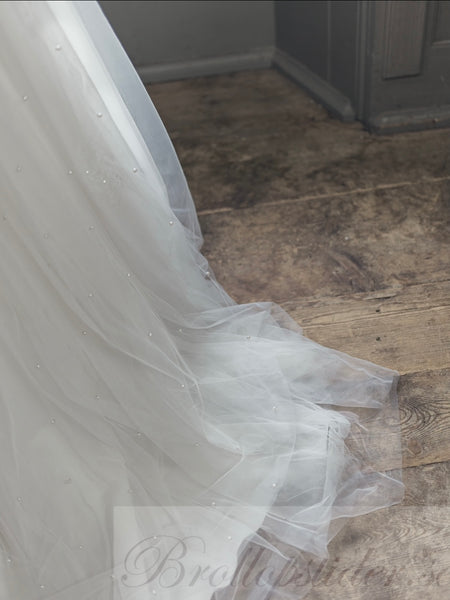 Brudslöja med pärlor, 200 cm off white