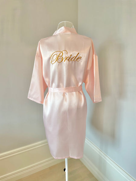 Kimono ”Bride” ljusrosa till bruden - broderad morgonrock