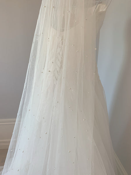 Brudslöja med pärlor, 250 cm off white