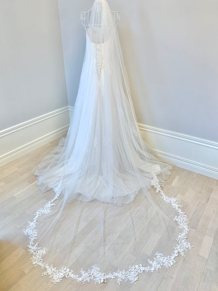 Brudslöja 250 cm med spets, benvit (ivory 2,5 m)