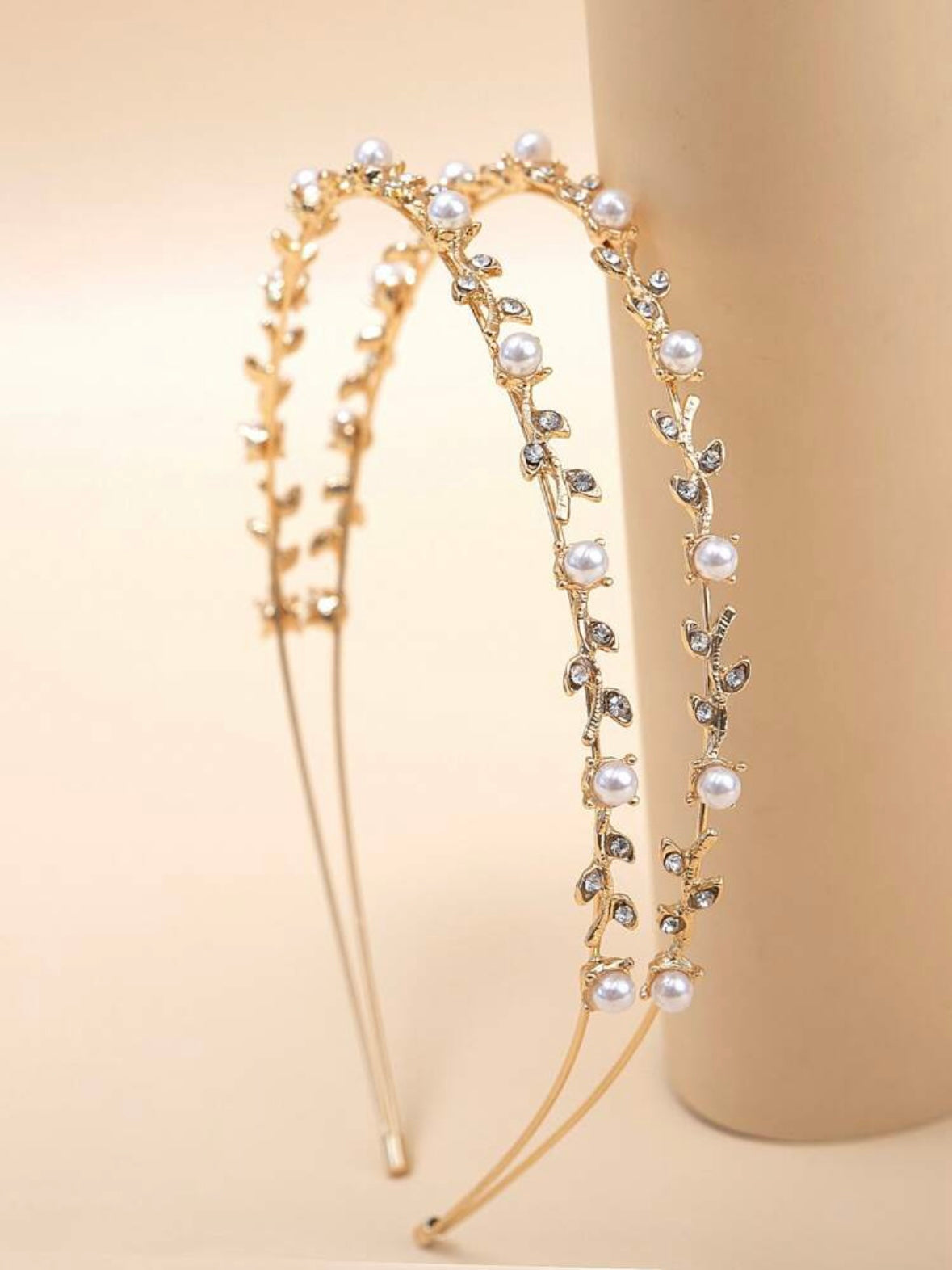 Diadem guld med stenar & pärlor