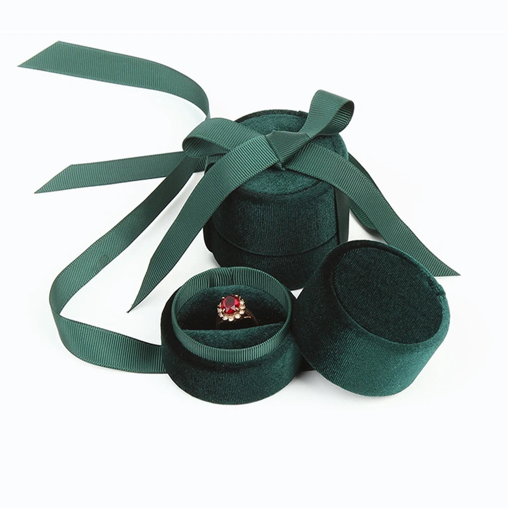 Ringask med band smaragdgrön (mörkgrön ringbox)