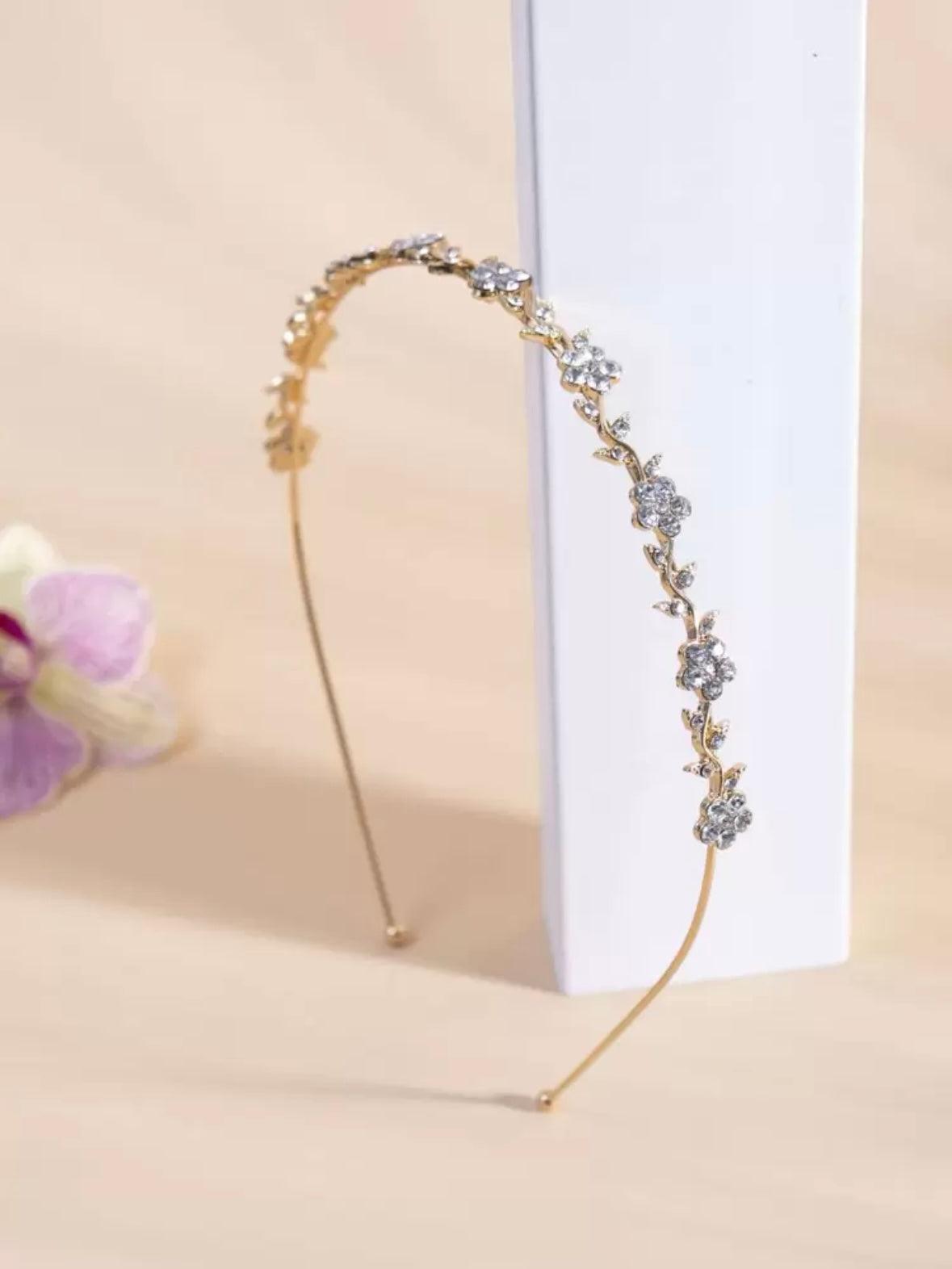 Diadem guld med stenar & blommor