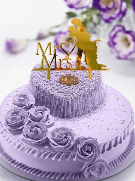 Cake topper/tårtdekoration Mr & Mrs guld brudpar