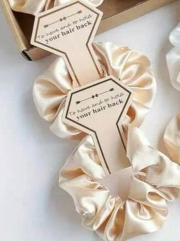 Hårsnodd scrunchie ljus champagne ”To have and to hold your hair back”