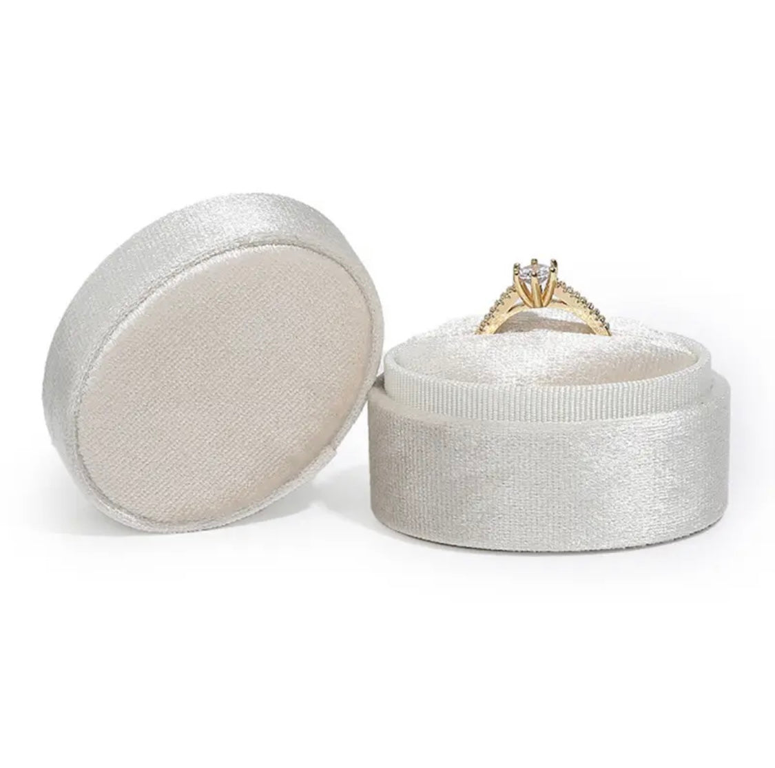 Ringask Pearl white, oval sammet (vit ringbox)