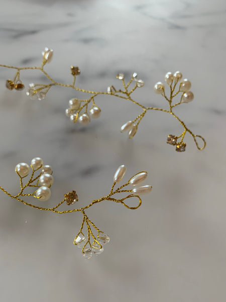 Hårsmycke hårband guld med stenar 35 cm